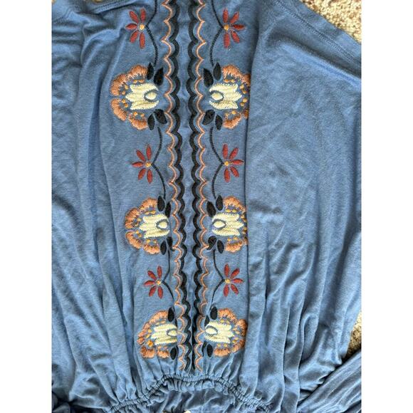 Altar'd State Embroidered off the shoulder, bell sleeve Shirt, size Small - Picture 2 of 9